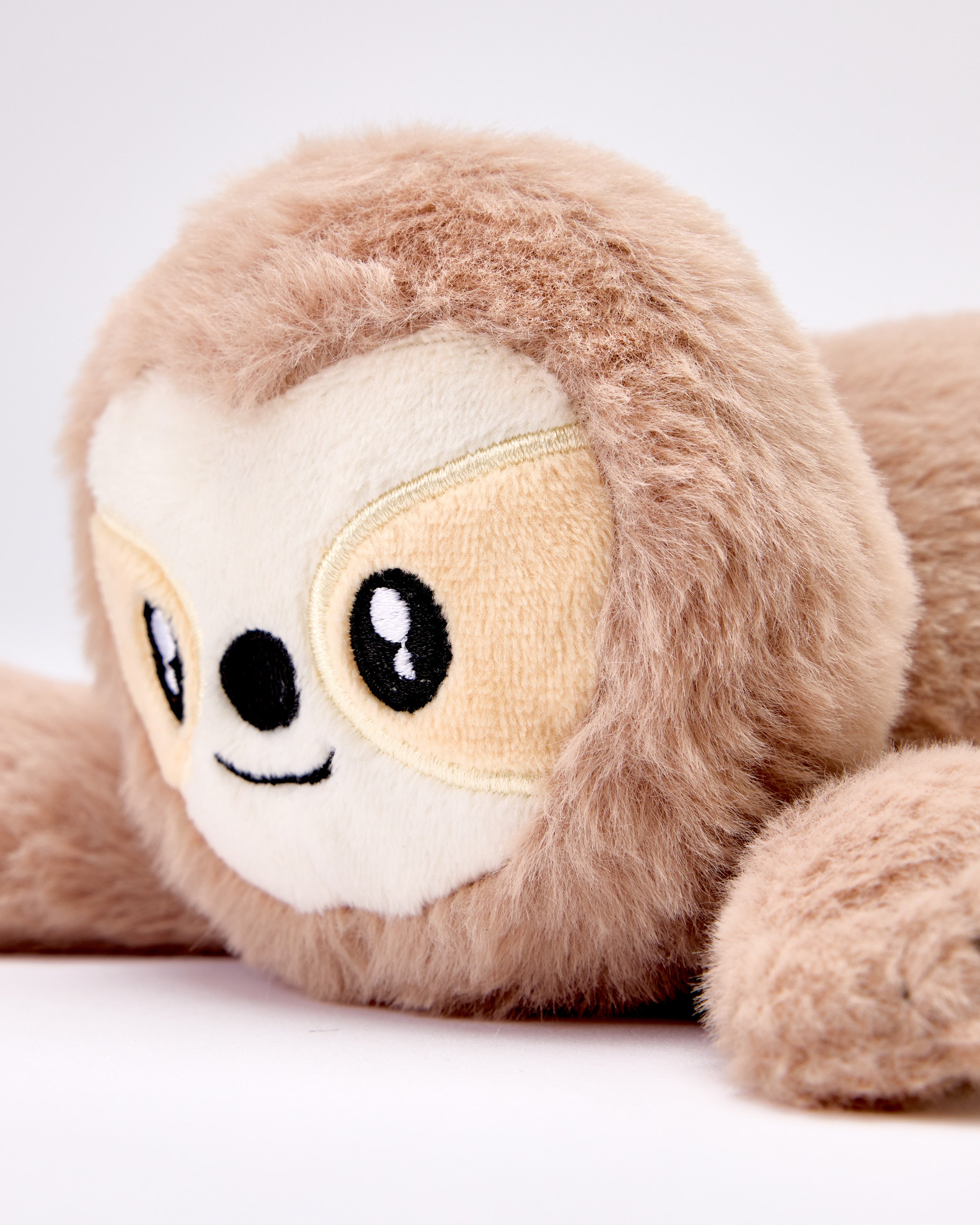 Snuggz Kids Sloth Shoulder Pal