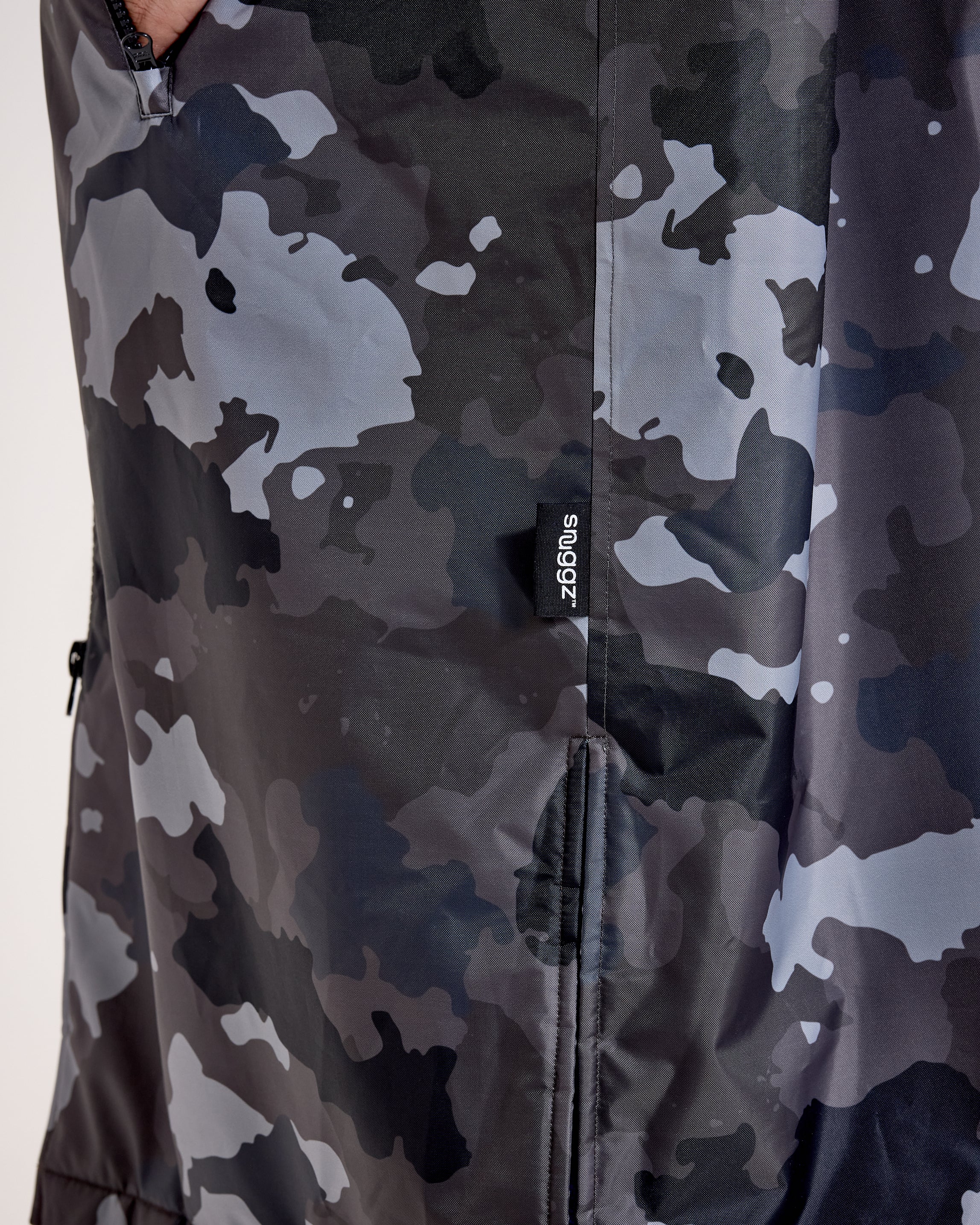 Snuggz Original Men Grey Camo Changing Robe