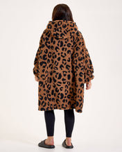 Snuggz Women Lite - Leopard Print Hooded Blanket