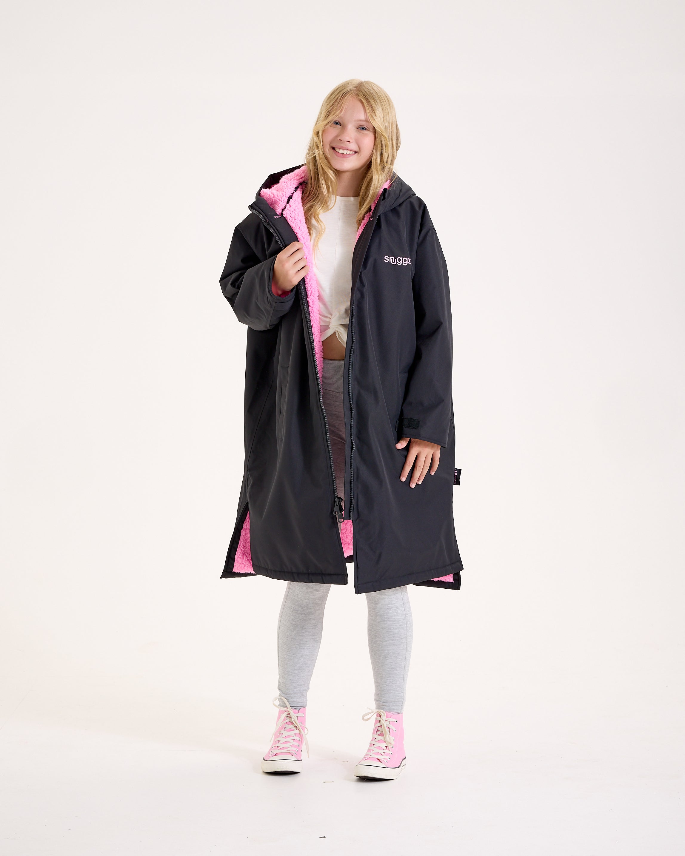 Snuggz Kids Lite Black Changing Robe with Pink Borg & Flower Power Hooded Blanket Bundle