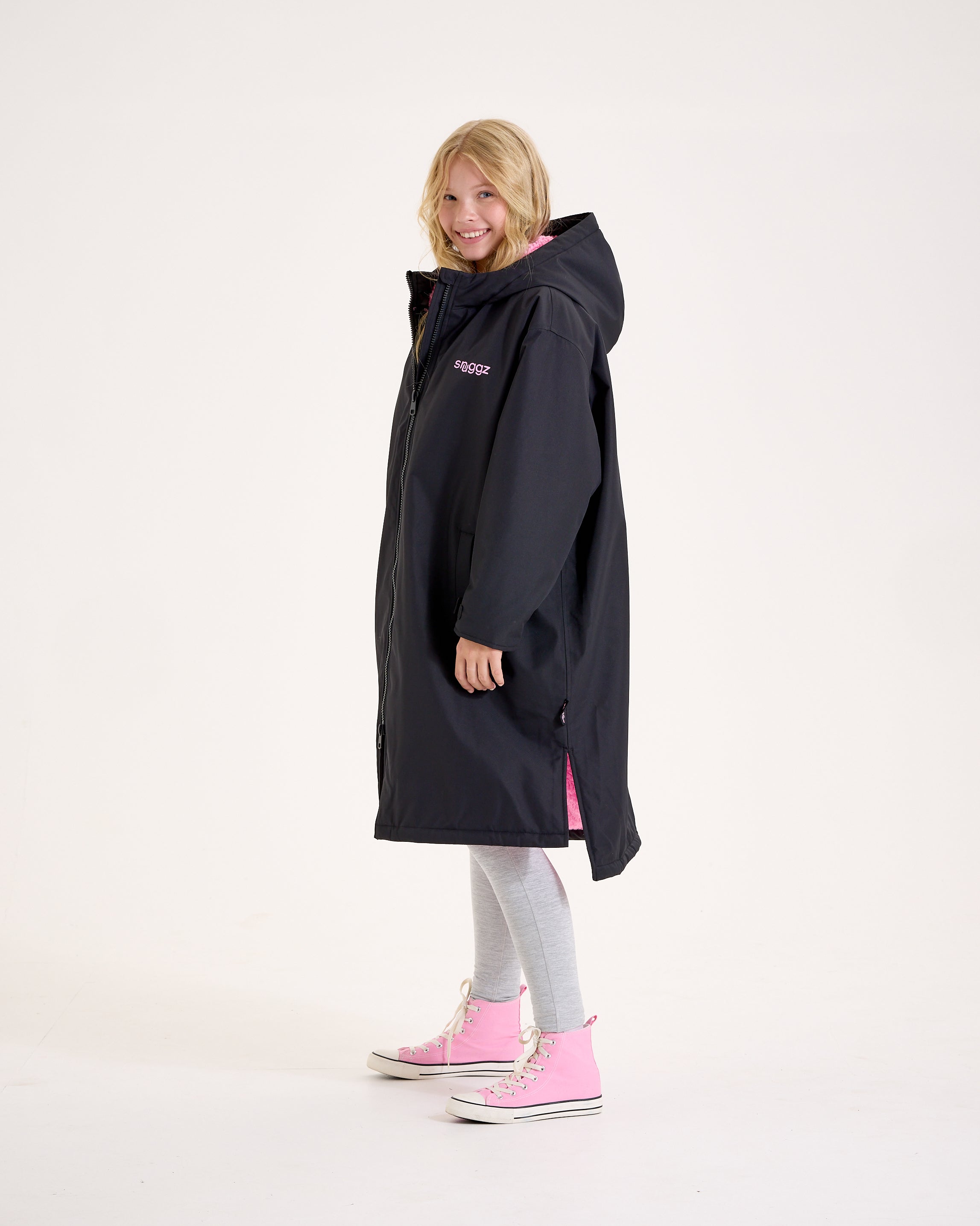 Snuggz Kids Lite Black Changing Robe with Pink Borg