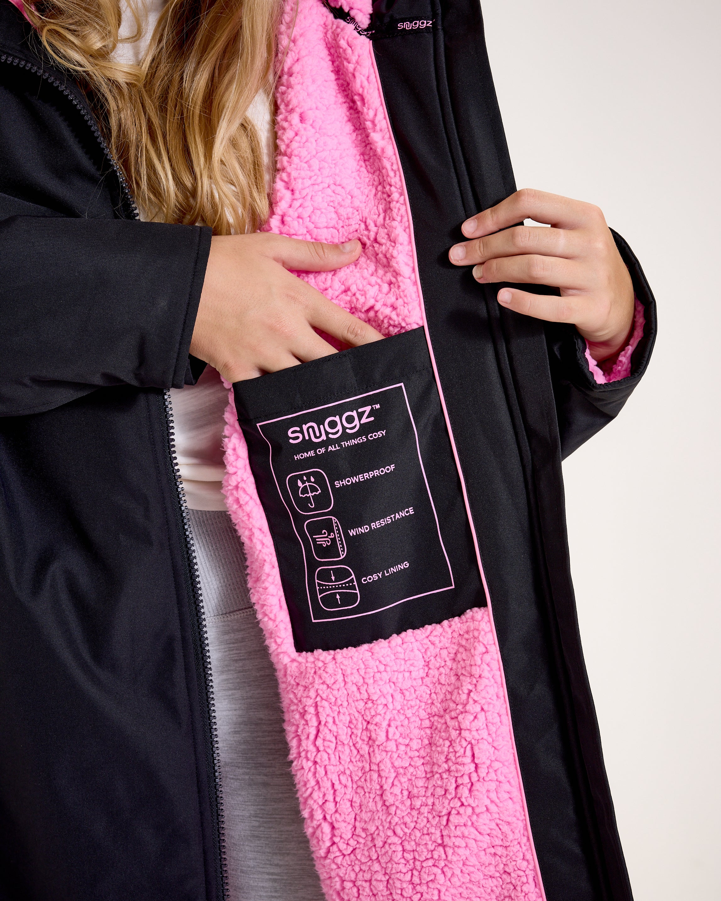 Snuggz Kids Lite Black Changing Robe with Pink Borg