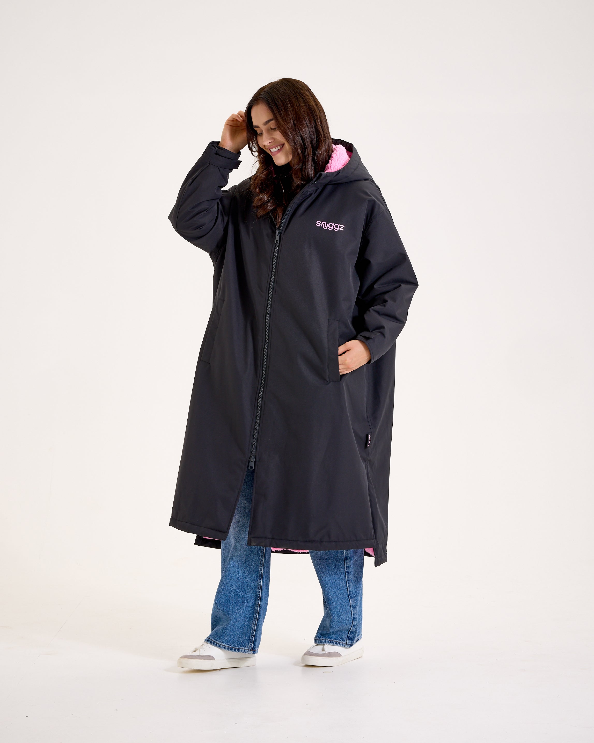 Snuggz Lite Black Changing Robe with Blue or Pink Borg