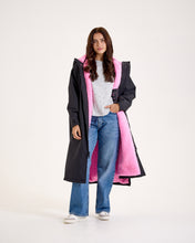 Snuggz Lite Black Changing Robe with Blue or Pink Borg