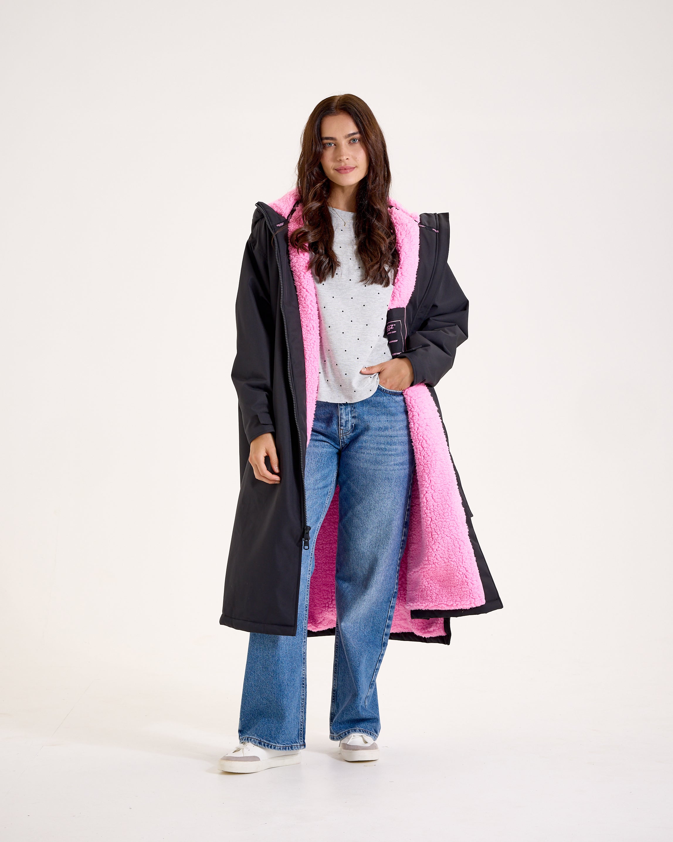 Snuggz Lite Black Changing Robe with Blue or Pink Borg