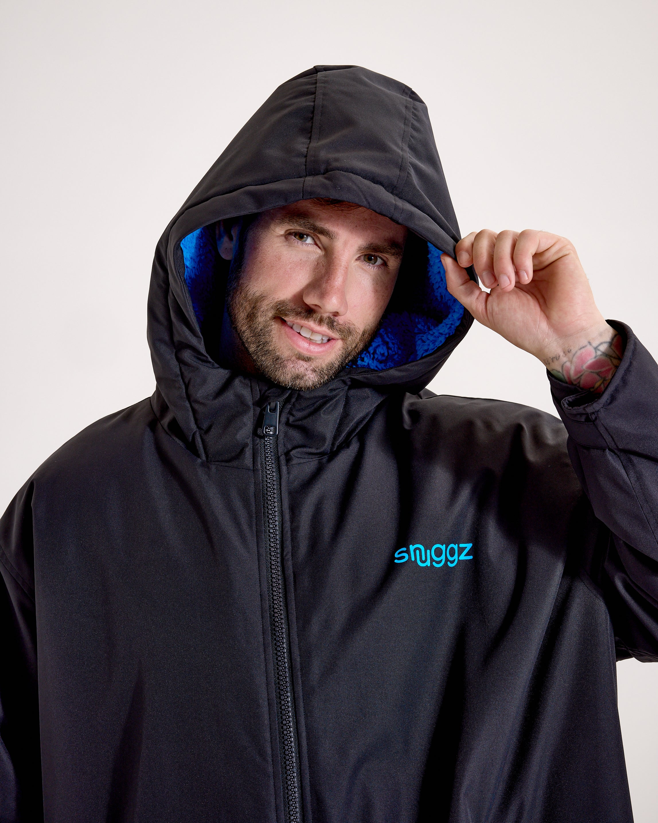 Snuggz Lite Black Changing Robe with Blue or Pink Borg