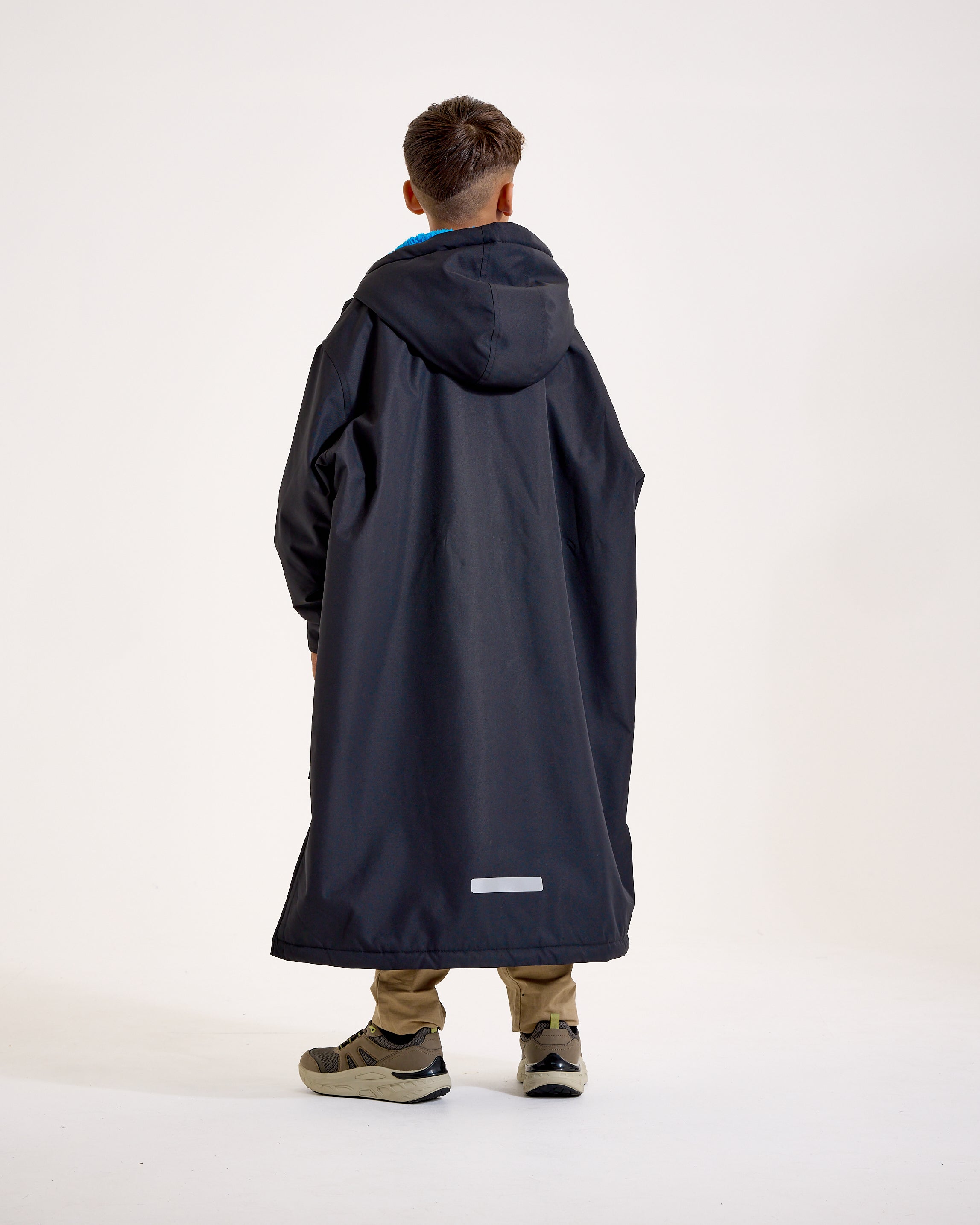 Snuggz Lite Black Changing Robe with Blue or Pink Borg