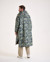 Snuggz Men Lite Green Camo Changing Robe