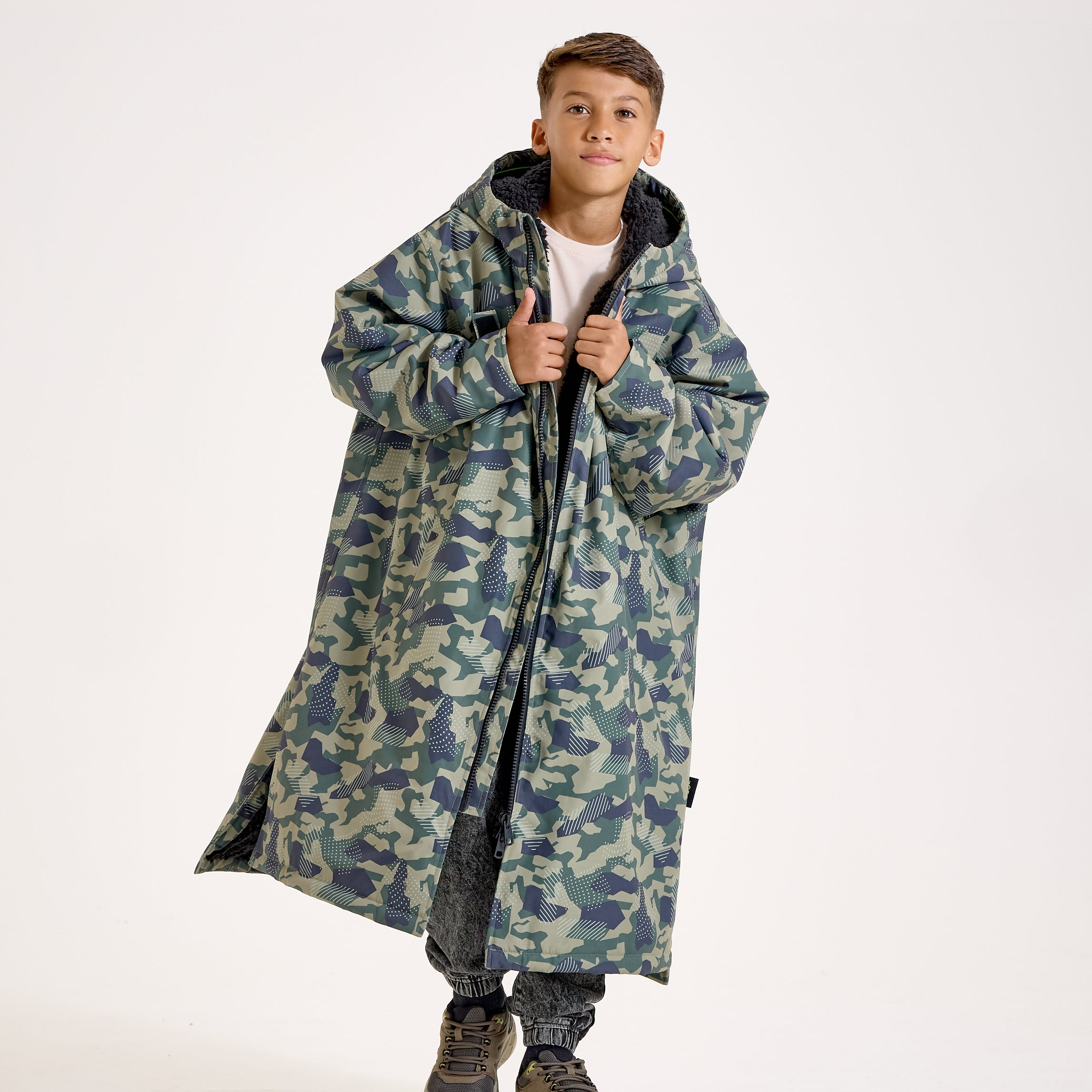 25-8-11_Snuggz_Lite_Camo_Changing_Robe_129120_0ad3d3d5-3b69-49de-a5d7-e7311b3ee677.png