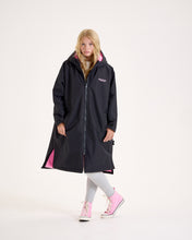 Snuggz Lite Black Changing Robe with Blue or Pink Borg