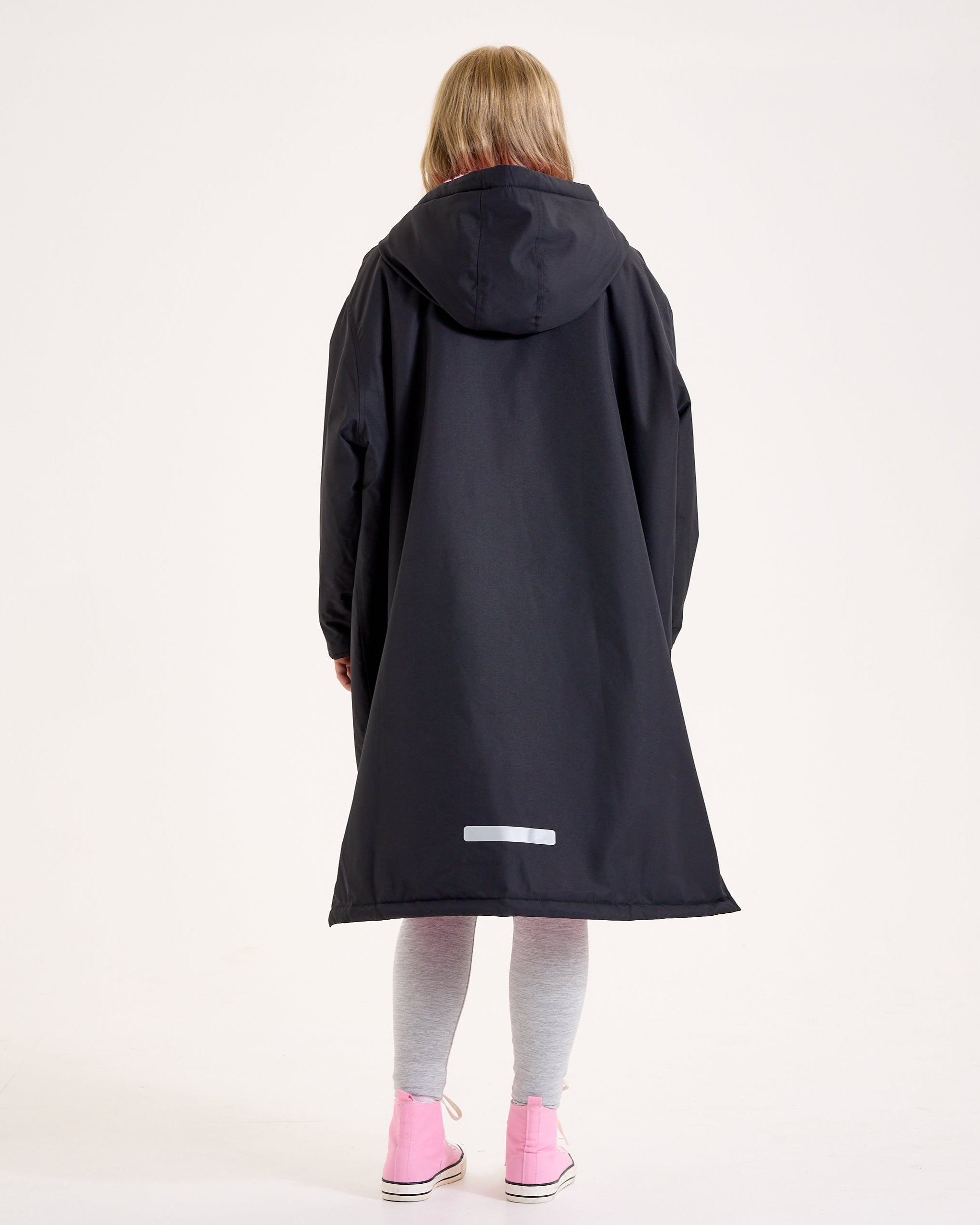 Snuggz Lite Black Changing Robe with Blue or Pink Borg