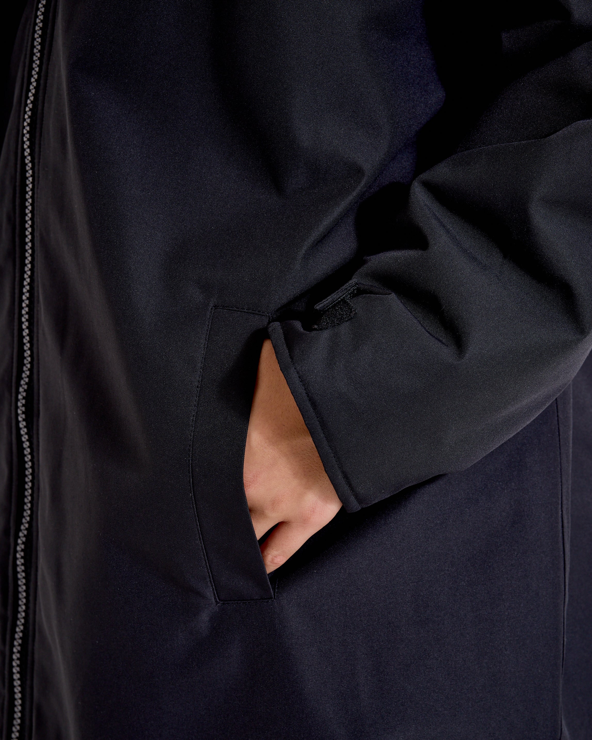 Snuggz Lite Black Changing Robe with Blue or Pink Borg