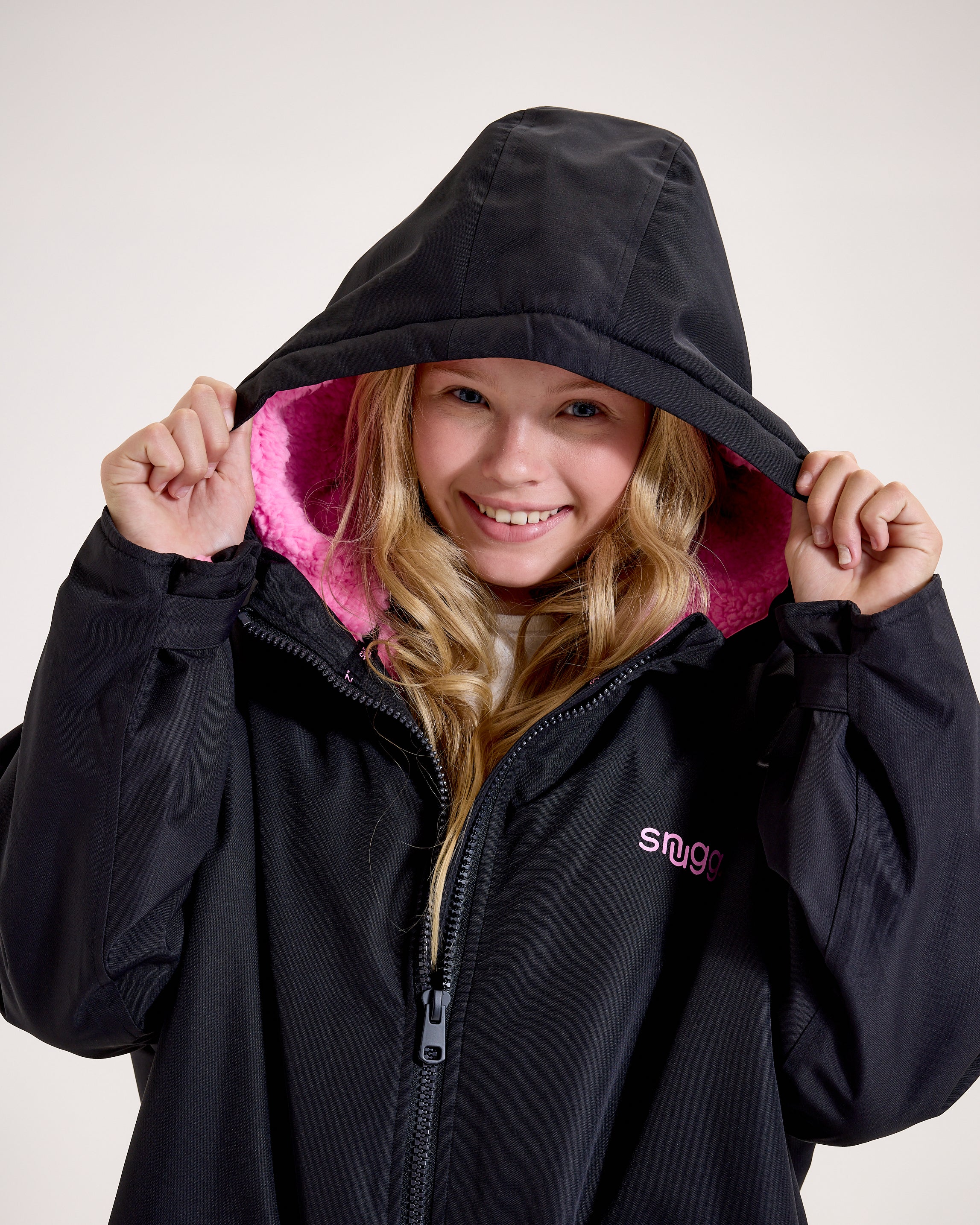 Snuggz Lite Black Changing Robe with Blue or Pink Borg