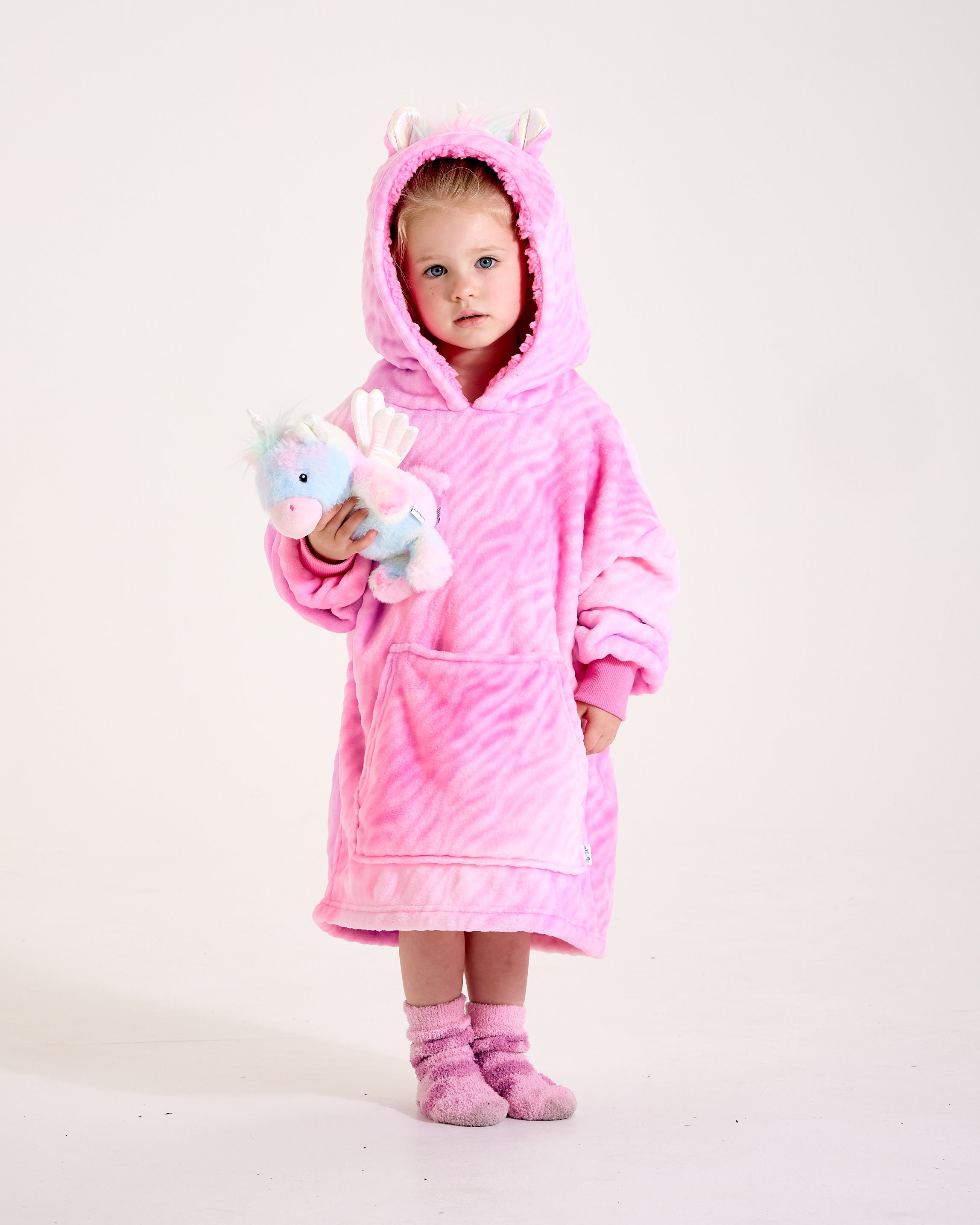 25-8-11_Snuggz_Unicorn_Pocket_Pal_Hooded_Blanket_130063_1.jpg