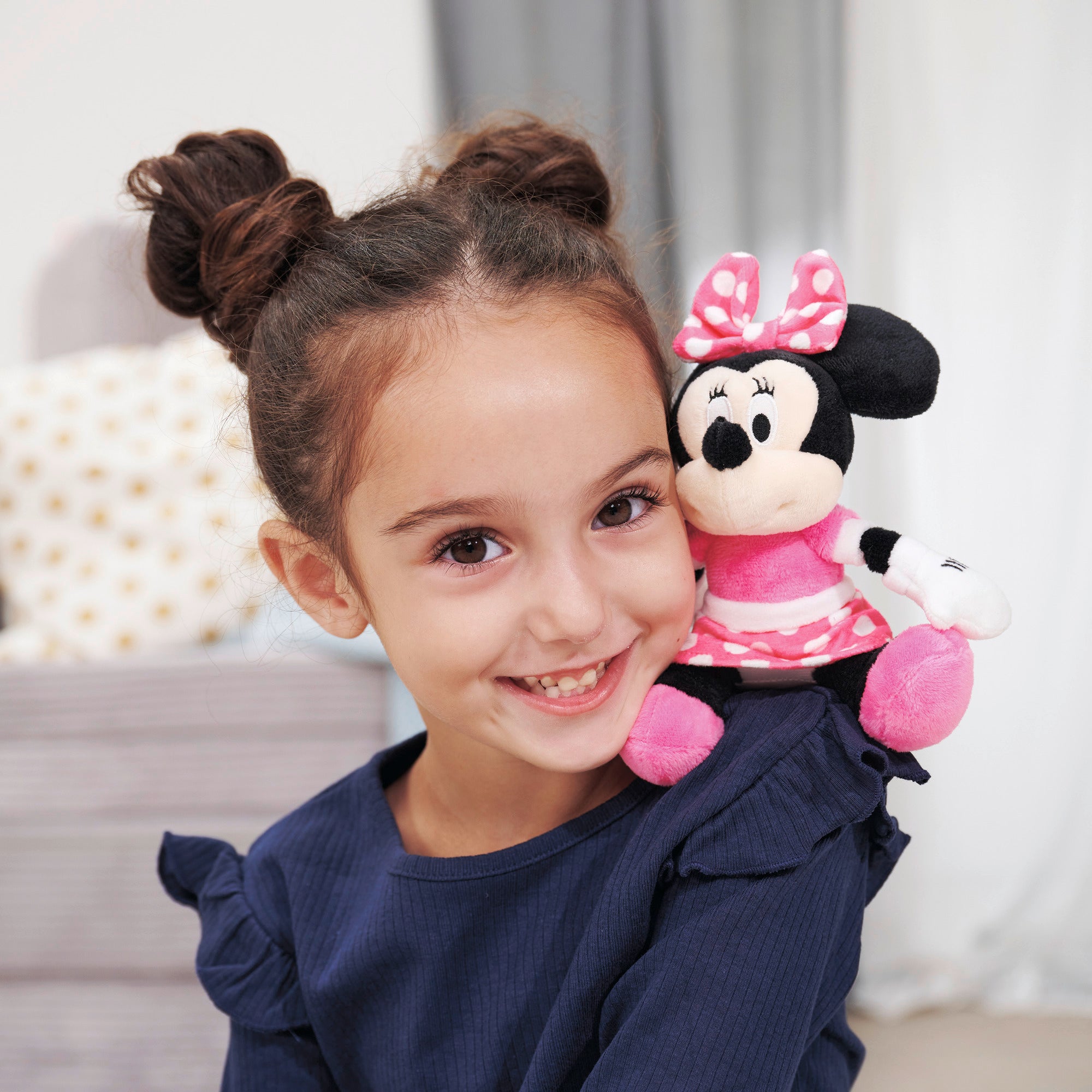 Minnie Mouse Shoulder Squad Disney Official Snuggz Licenced Plush Toy - Small size