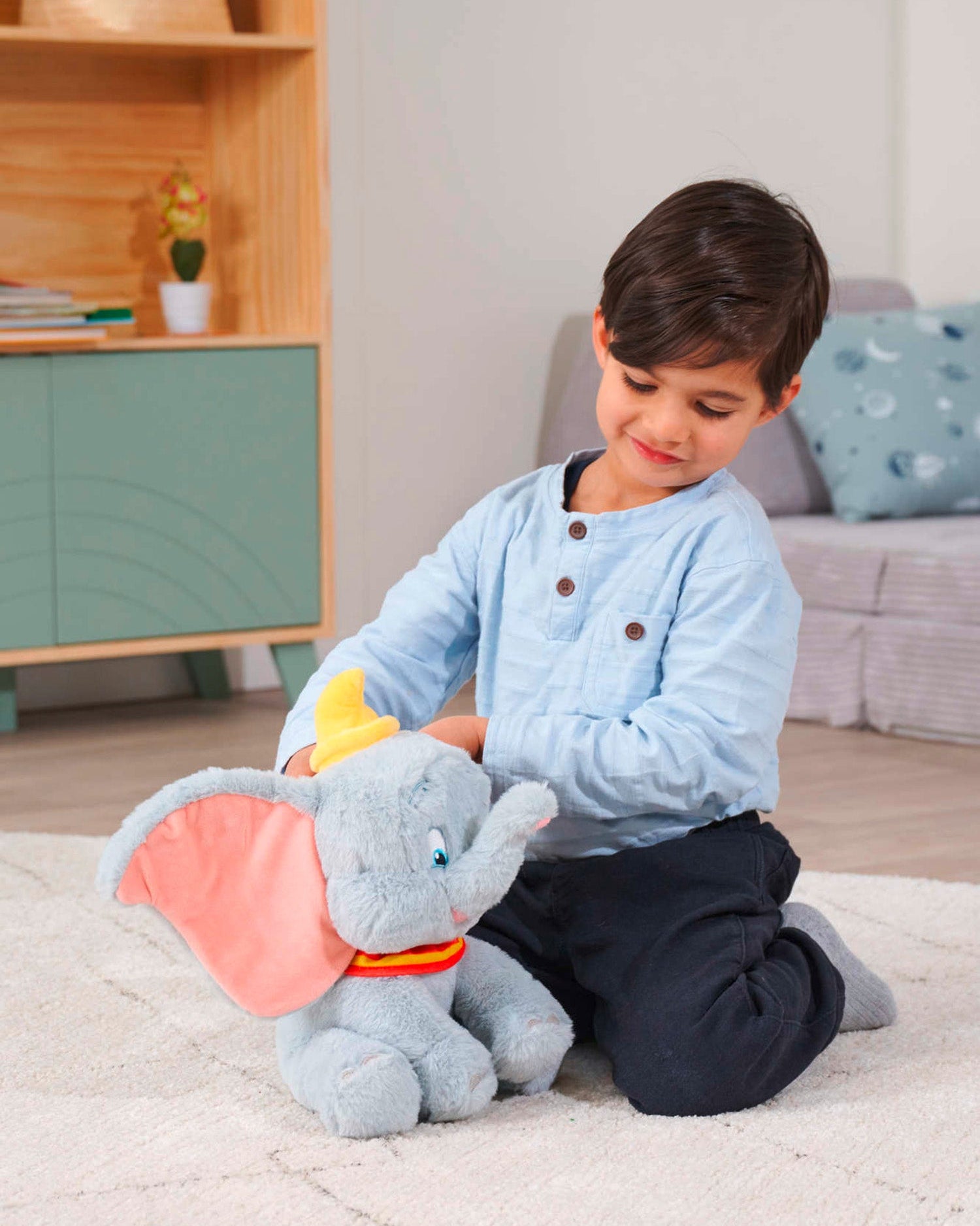 Dumbo Disney Official Snuggz Licenced Plush Toy - Medium size