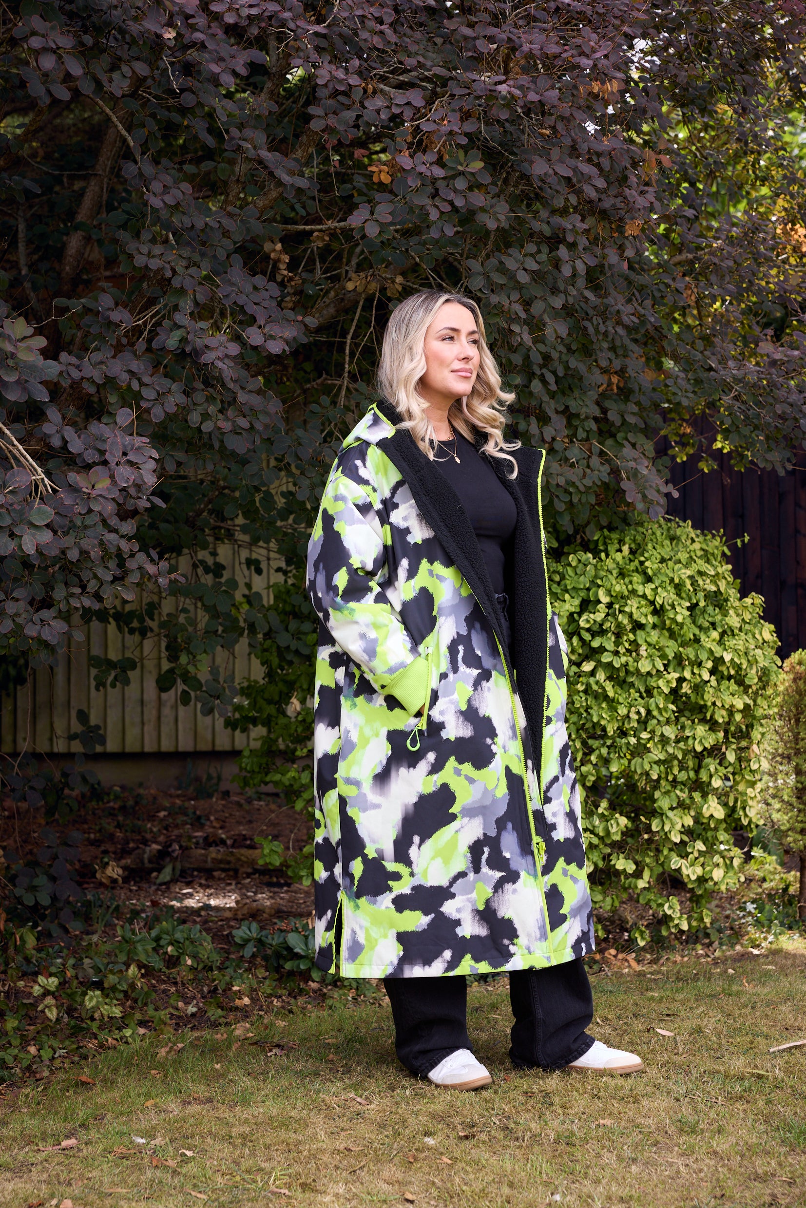 Snuggz Adult Abstract Print Reversible Changing Robe