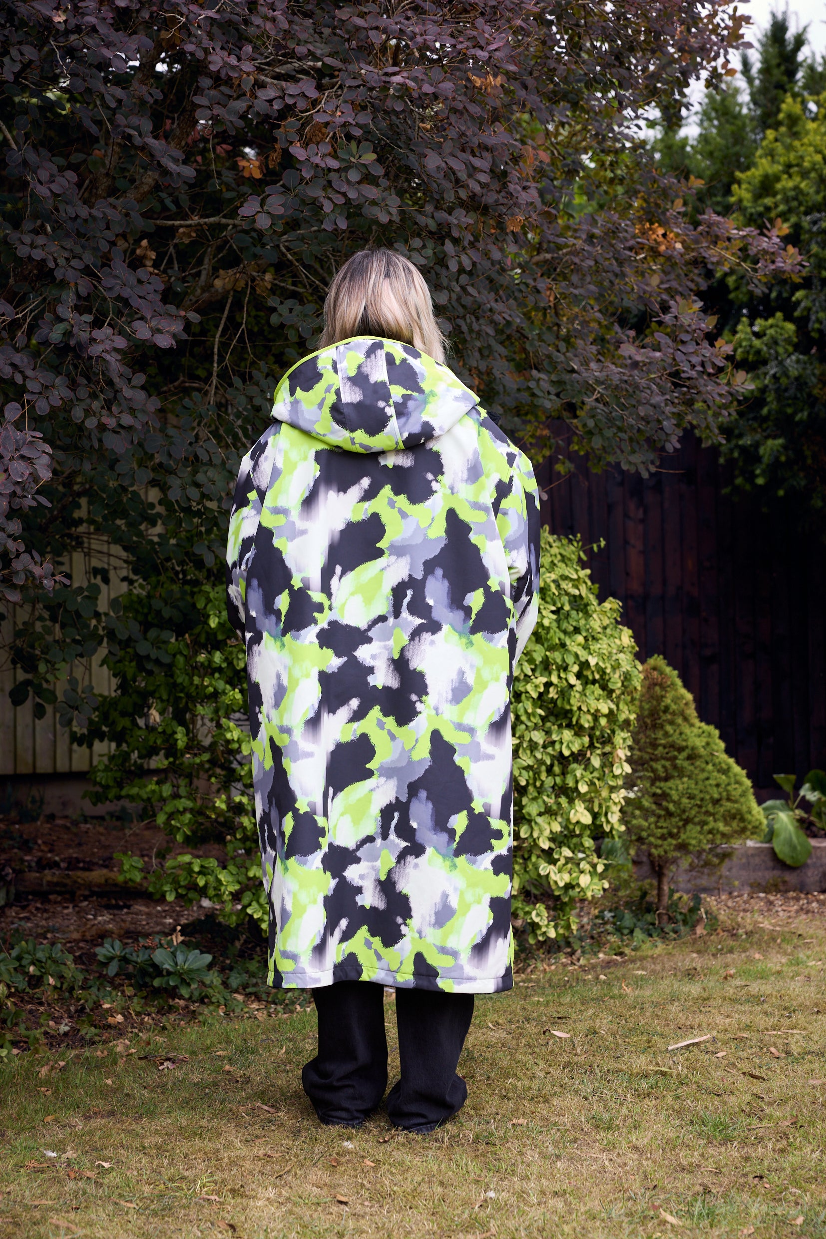 Snuggz Adult Abstract Print Reversible Changing Robe