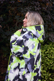 Snuggz Adult Abstract Print Reversible Changing Robe