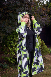 Snuggz Adult Abstract Print Reversible Changing Robe