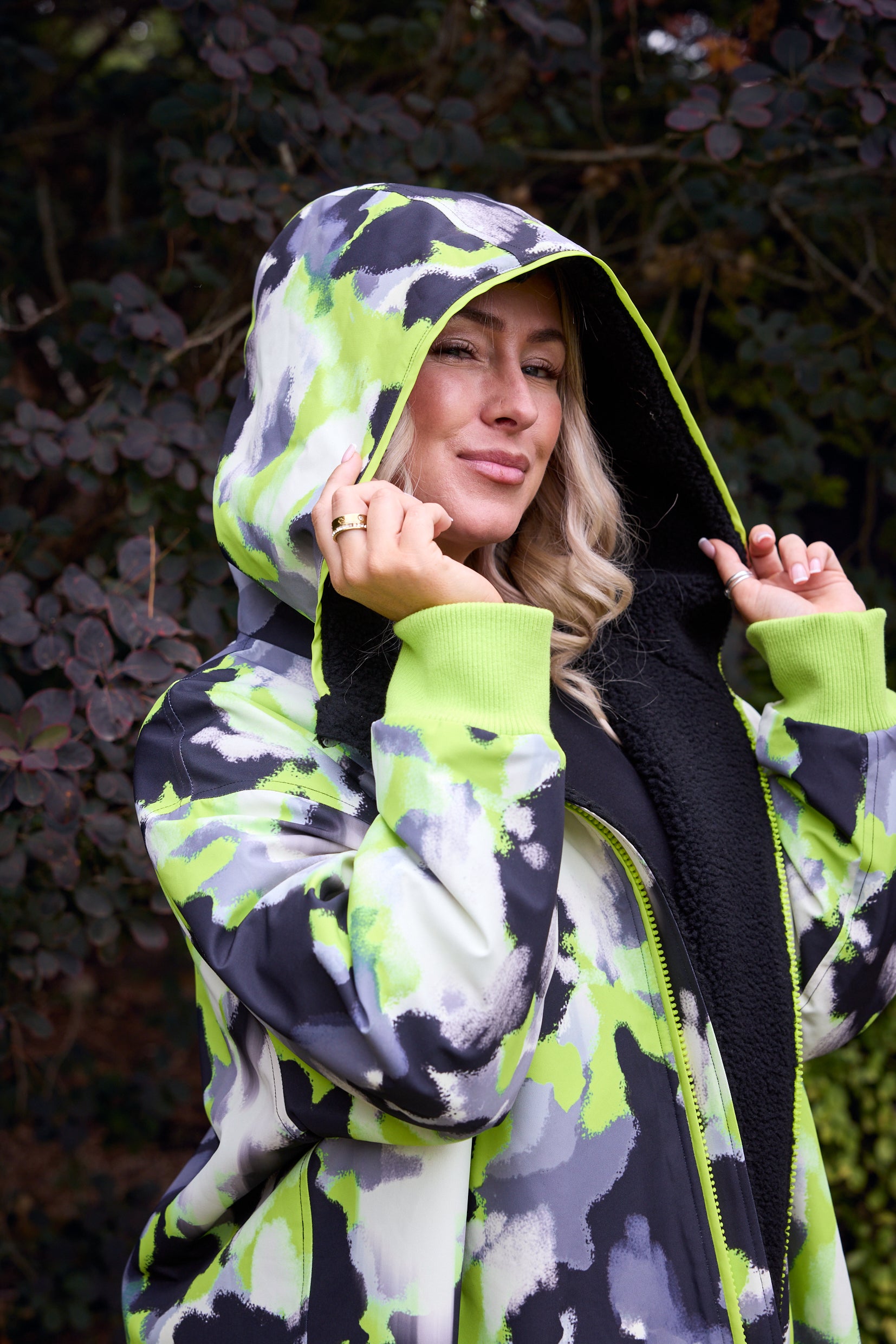 Snuggz Adult Abstract Print Reversible Changing Robe