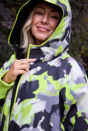 Snuggz Adult Abstract Print Reversible Changing Robe