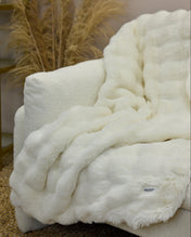 Snuggz Ivory Faux Fur Blanket