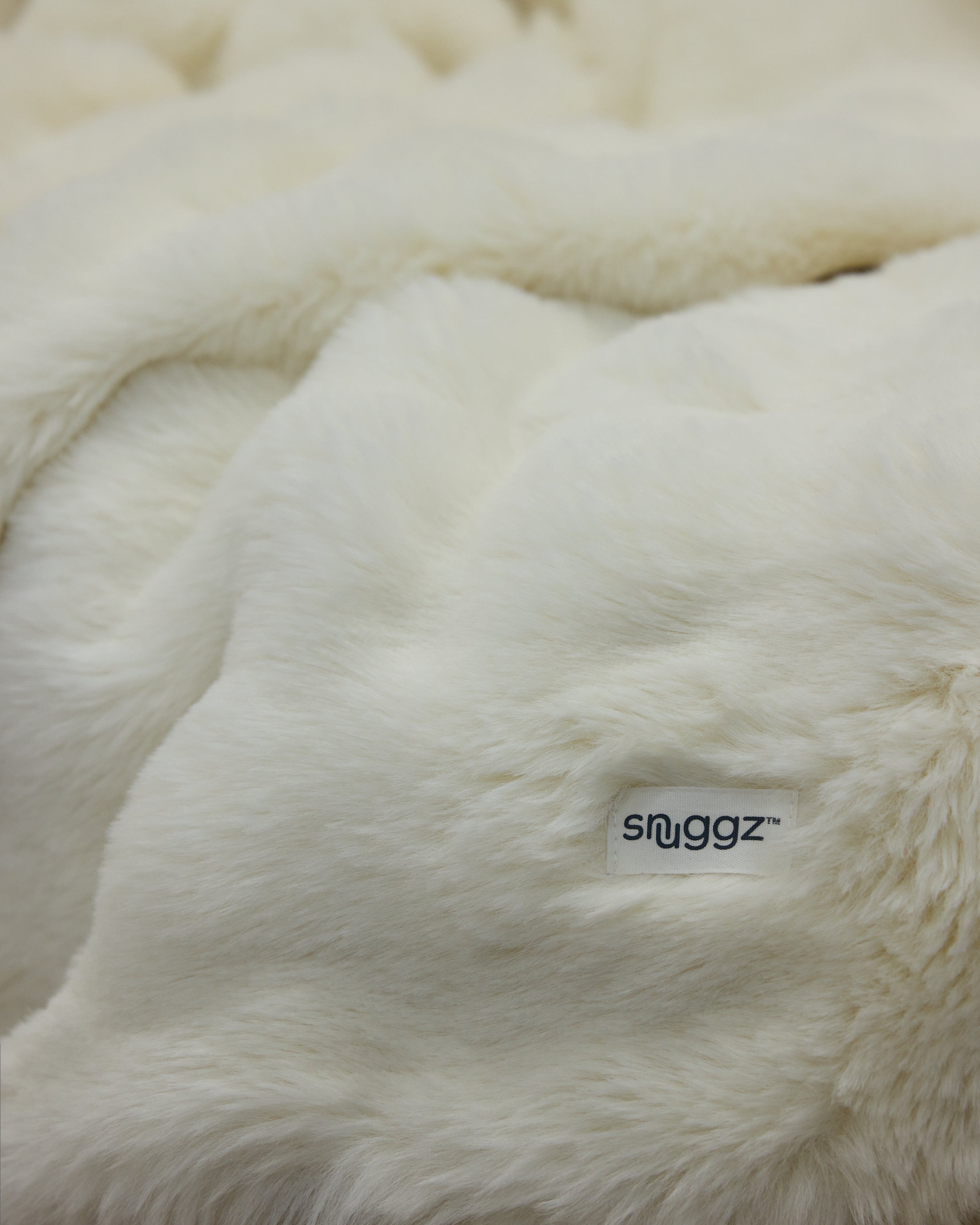 Snuggz Ivory Faux Fur Blanket
