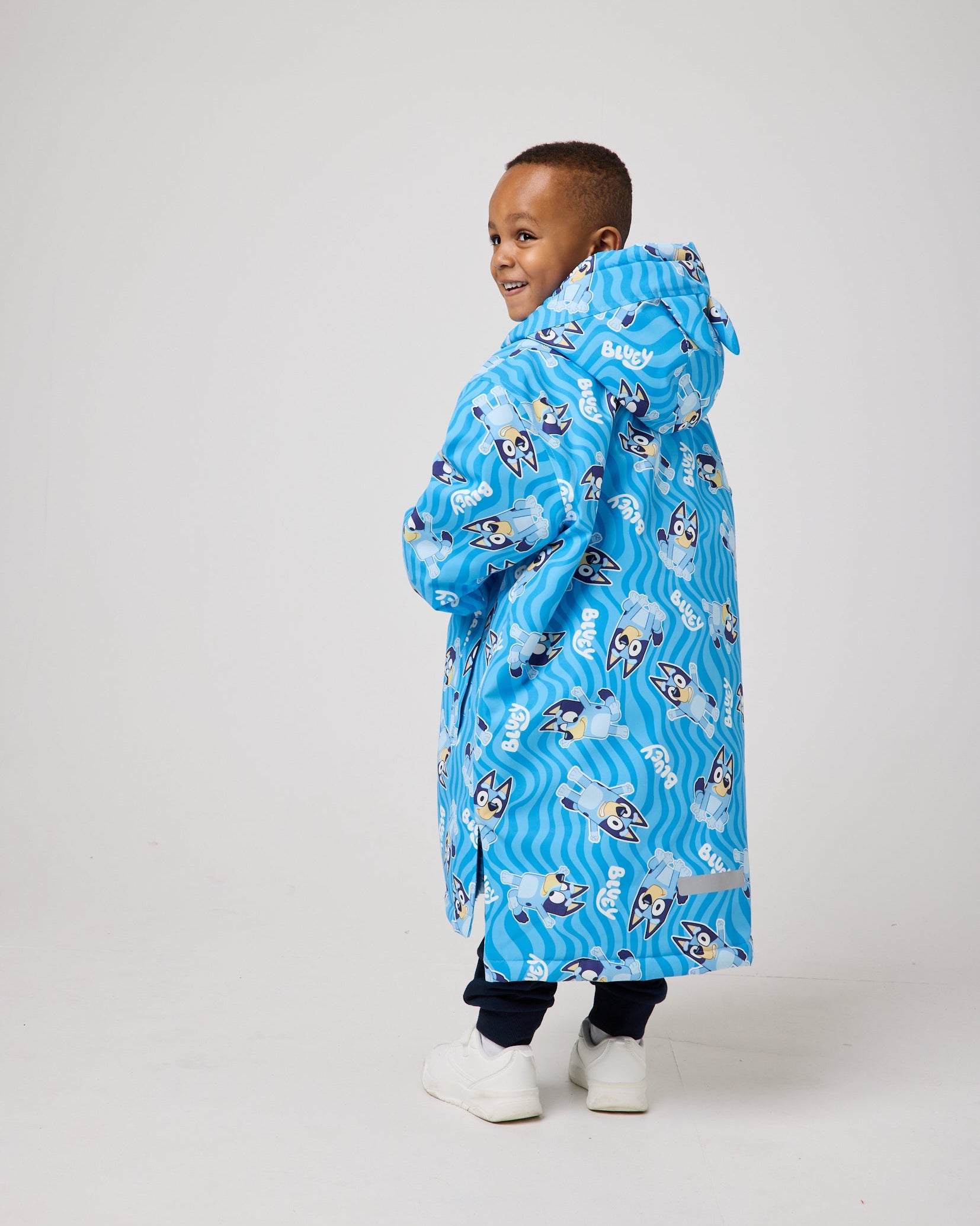 Snuggz Lite Kids Bluey Changing Robe