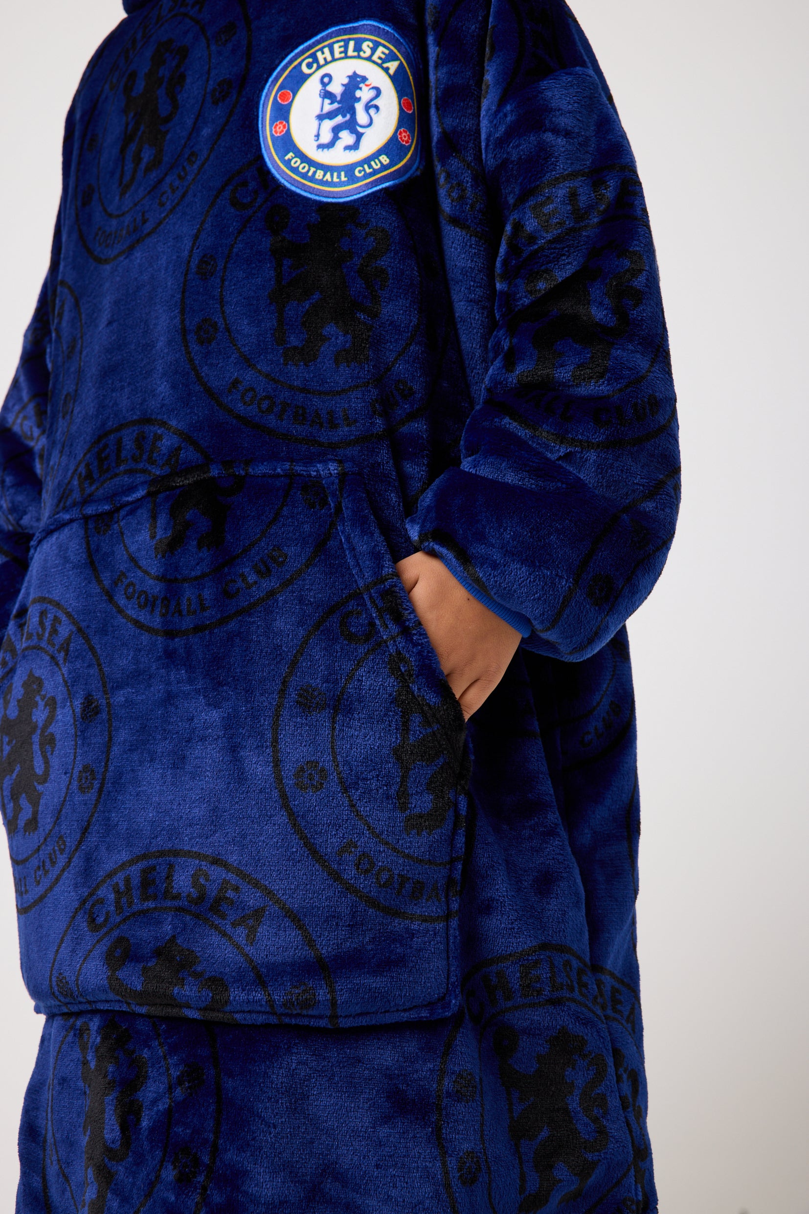 Snuggz Adults Original Chelsea Football Hooded Blanket