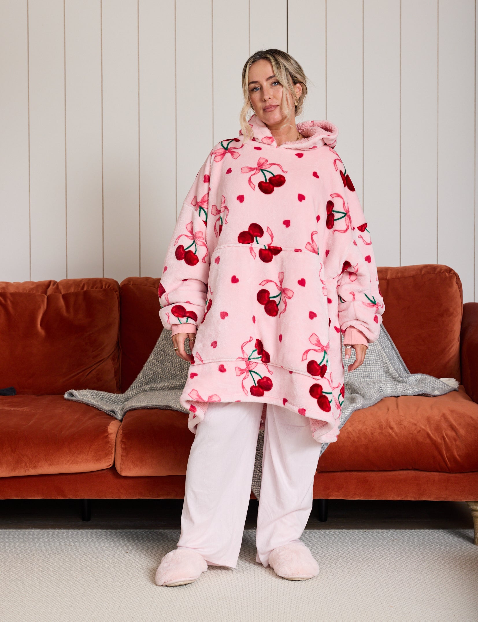 Cherrybowhoodedblanket_478.jpg