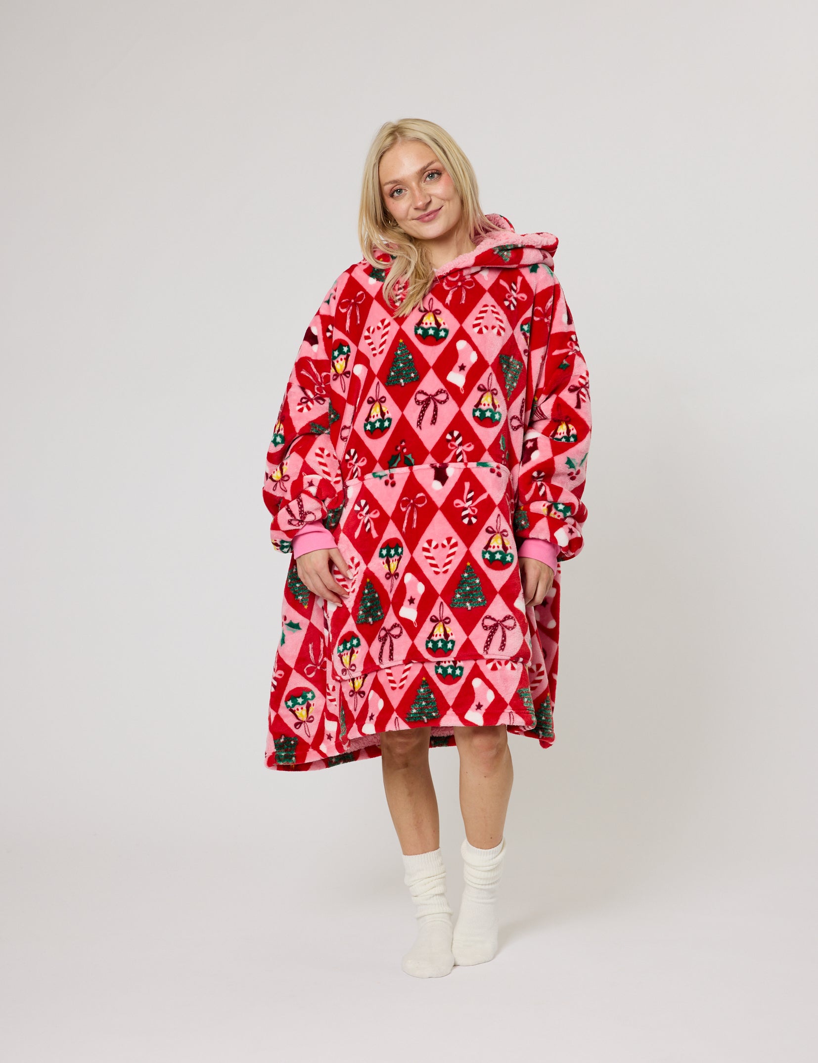 Christmashoodedblanketadult_112.jpg