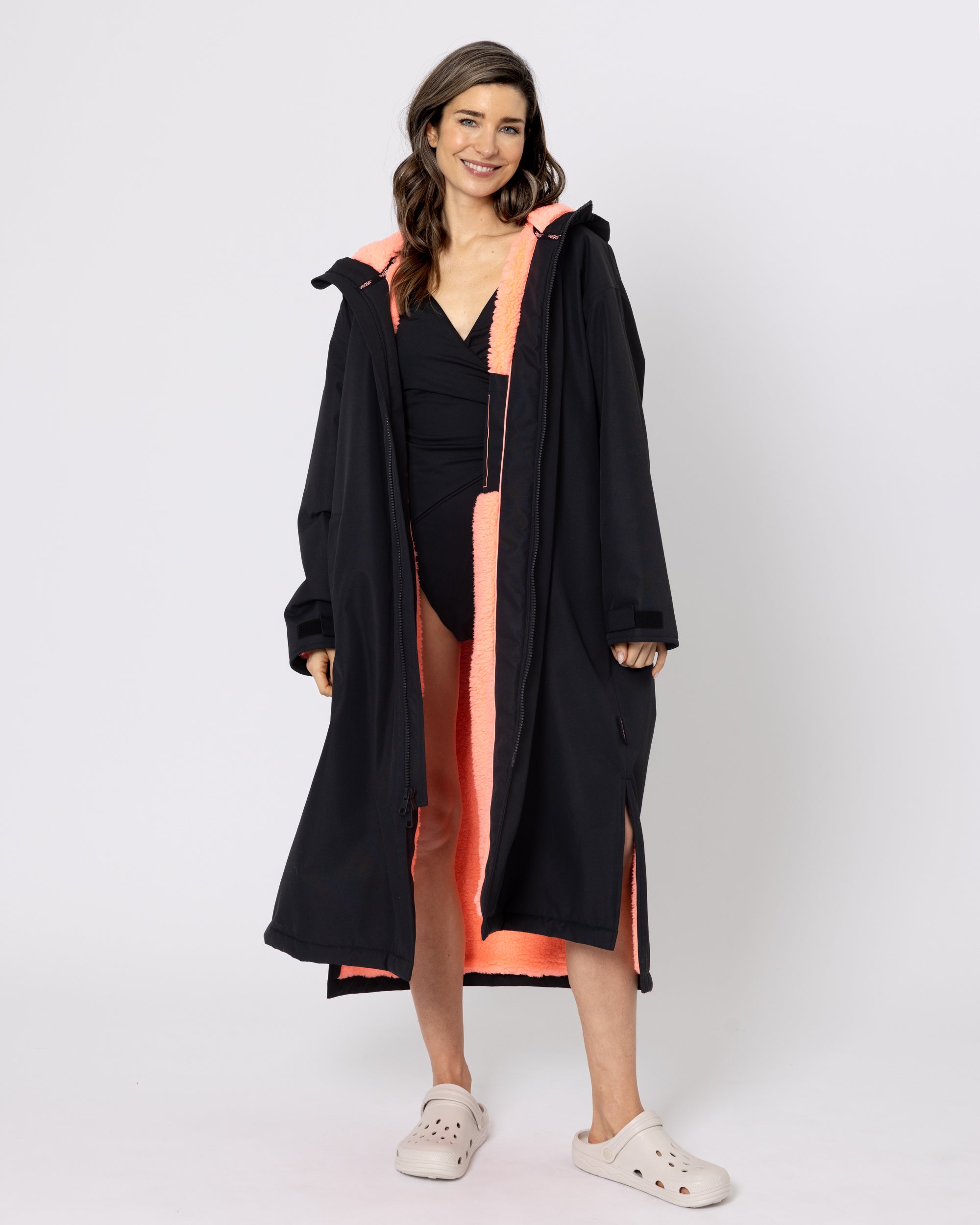 CoralchangingrobeWomen_007.jpg