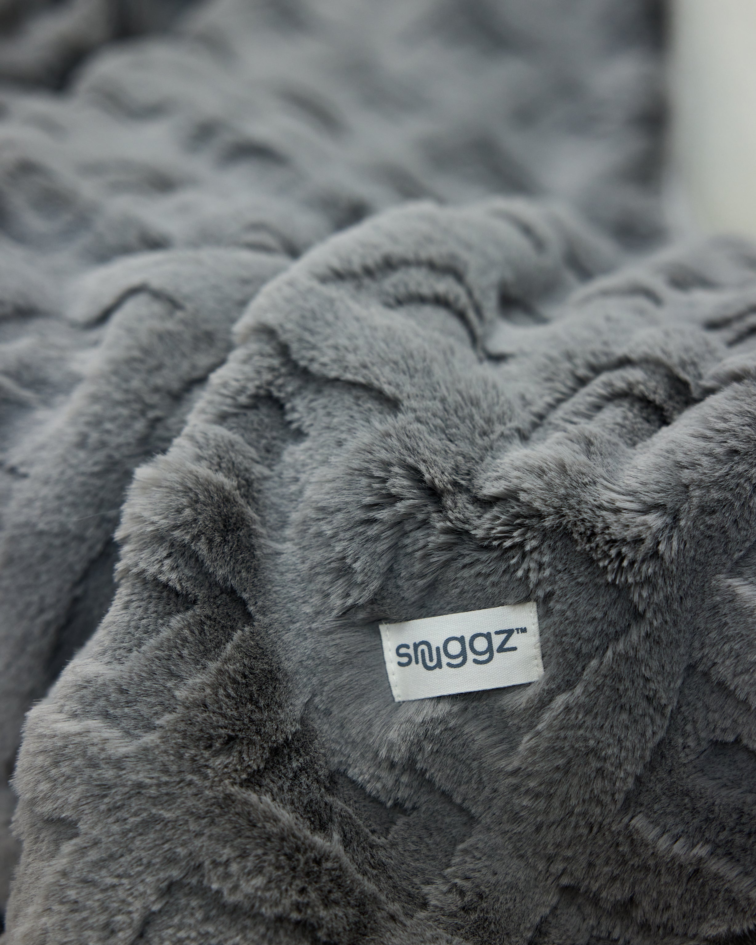 Snuggz Diamond Textured Grey Faux Fur Blanket