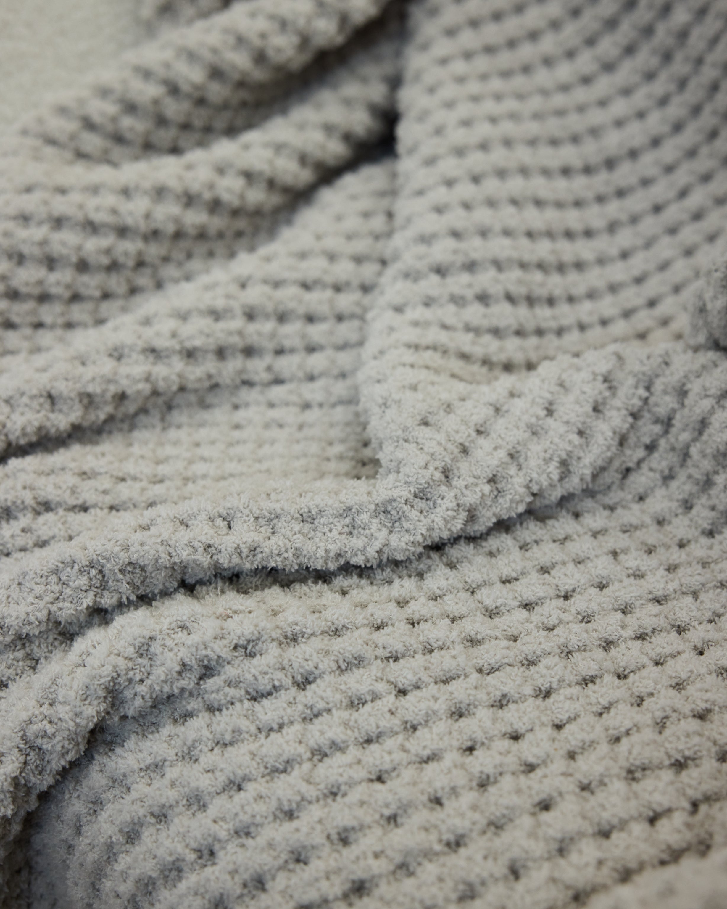 Snuggz Neutral Soft Feather Yarn Textured Blanket