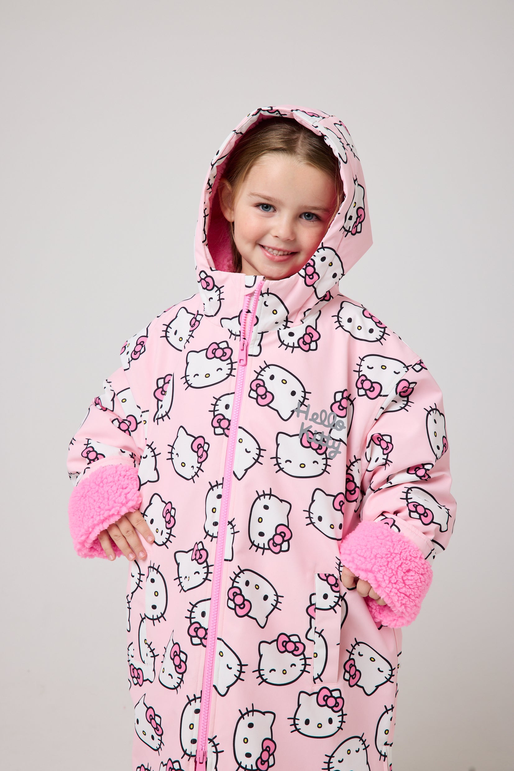 Snuggz Lite Kids Hello Kitty Changing Robe