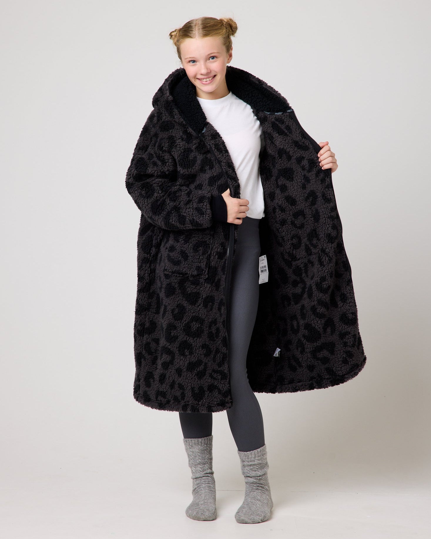 Leopard_house_coat_007.jpg