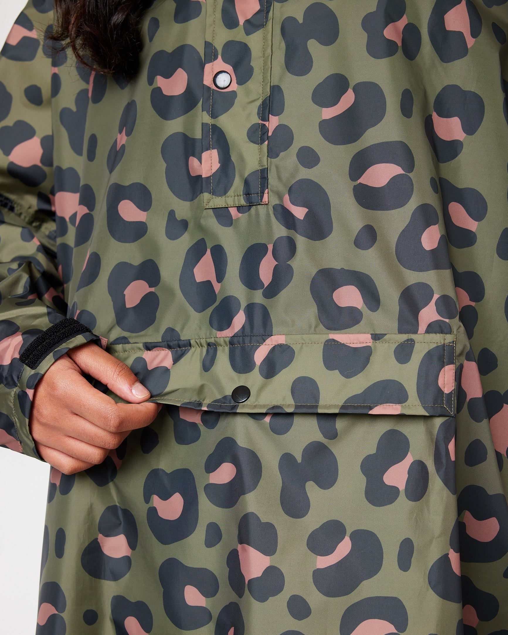 Snuggz Adult Khaki Leopard Print Raincoat