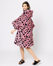 Snuggz Ladies Leopard Towelling Beach Poncho