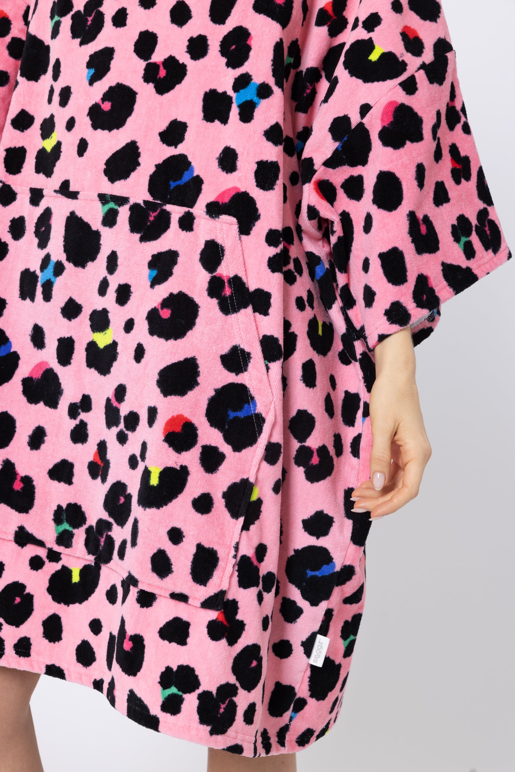 Snuggz Ladies Leopard Towelling Beach Poncho