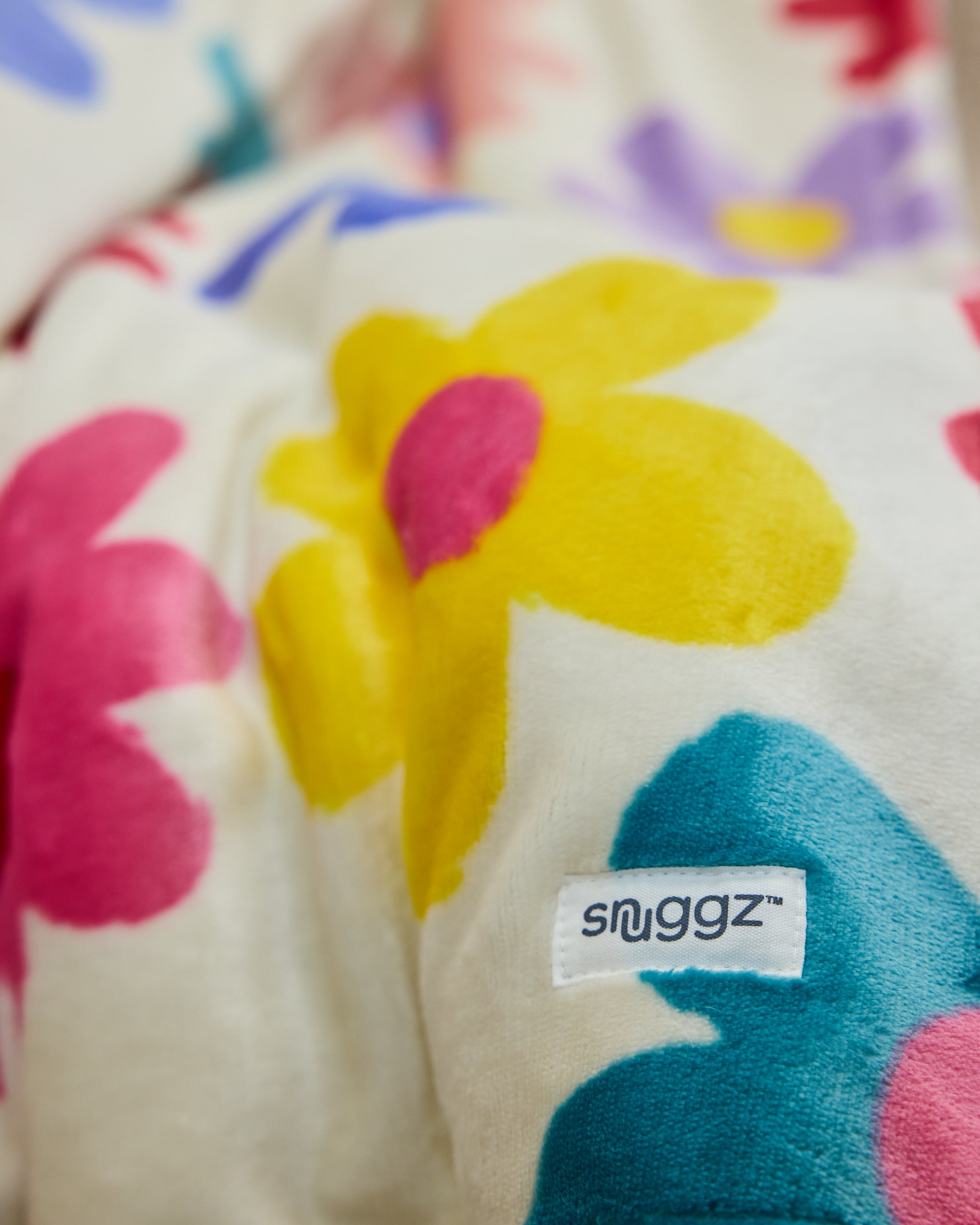 Snuggz Flower Power Cosy Throw Blanket