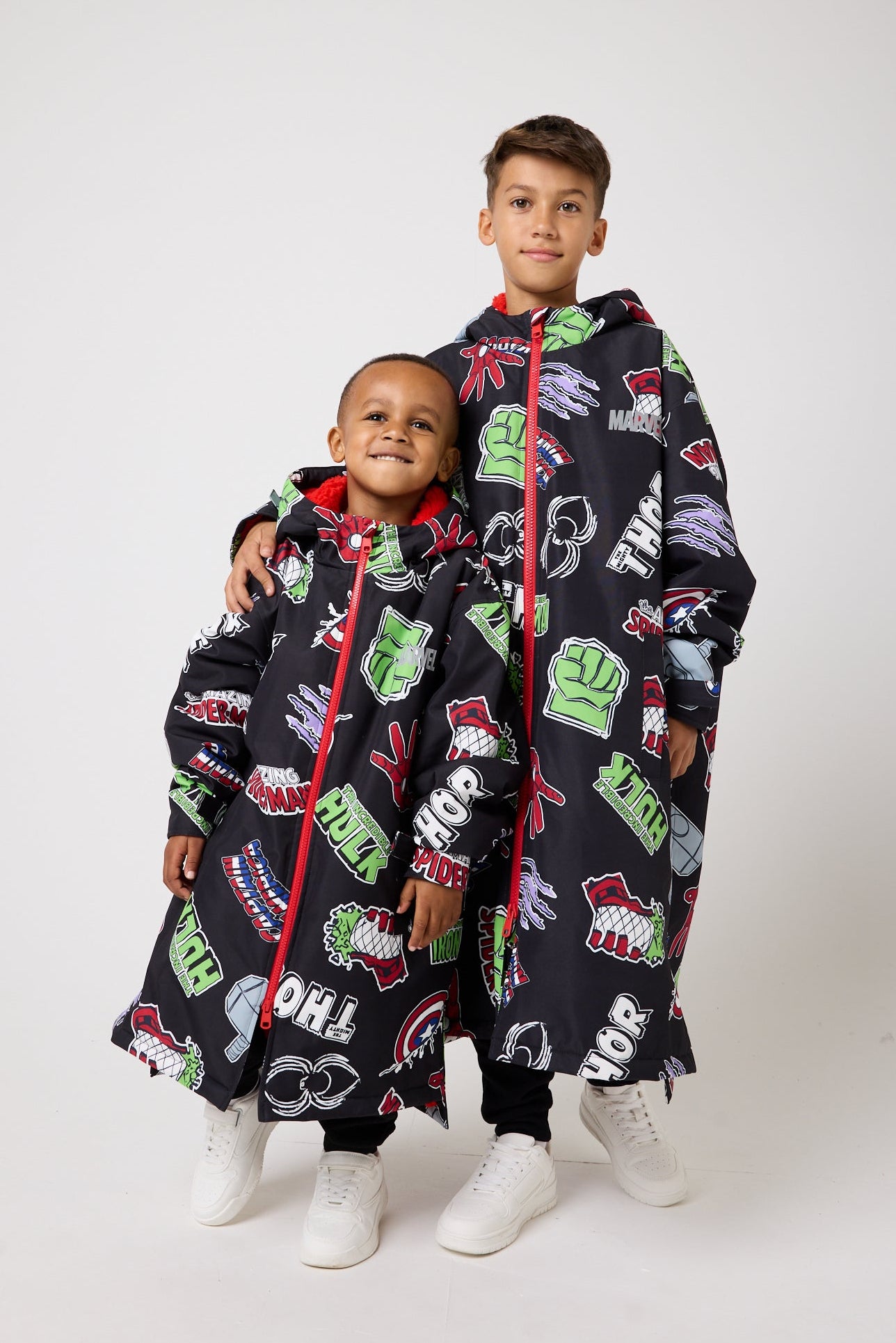 Snuggz Lite Kids Marvel Changing Robe