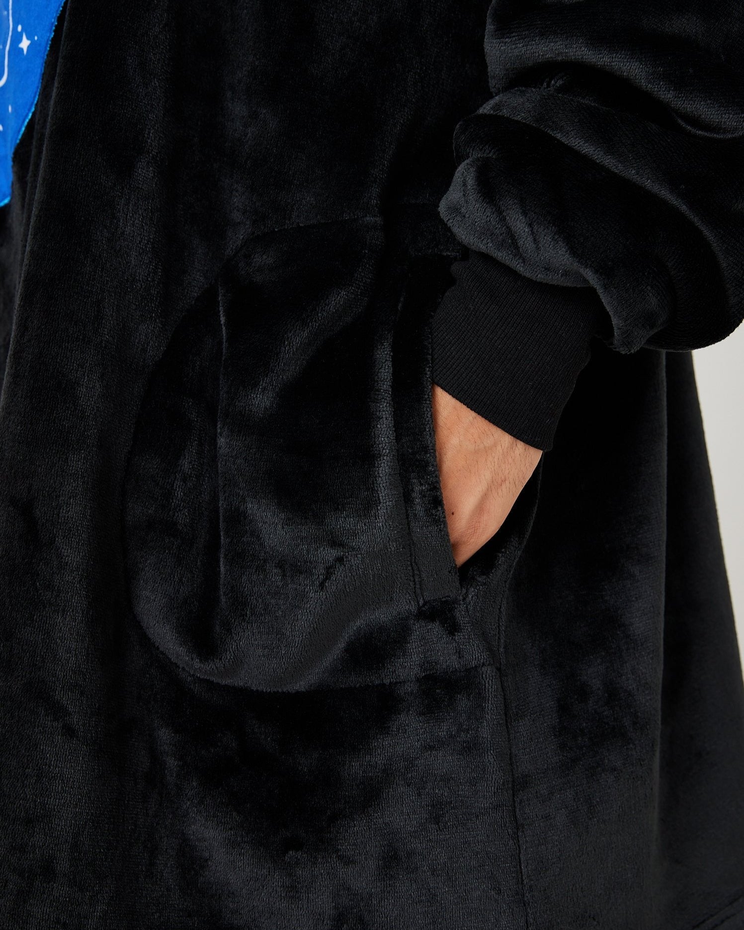 Snuggz Hooded Blanket - All Products