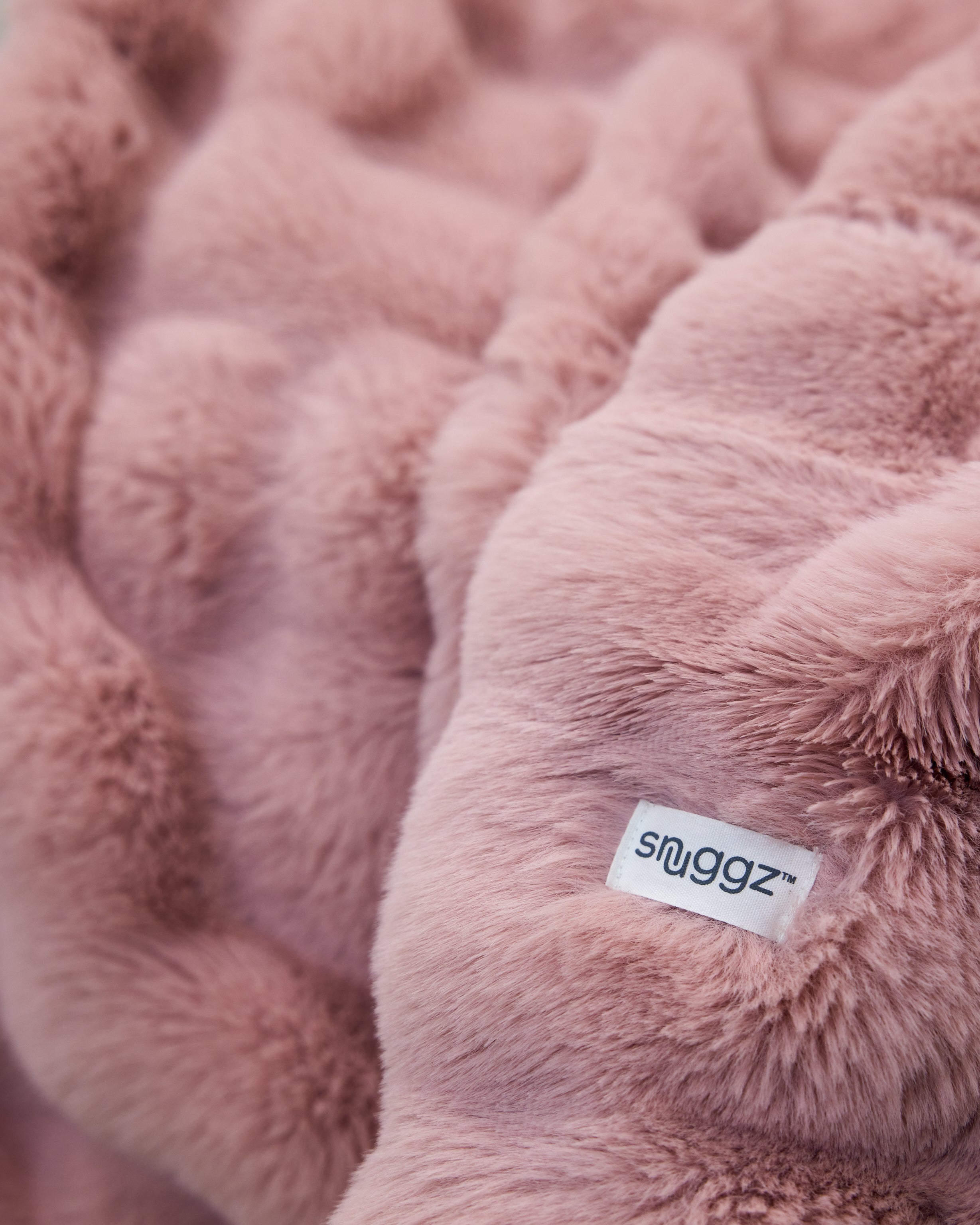 Snuggz Pink Faux Fur Blanket