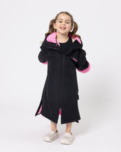 Snuggz Lite Black Changing Robe with Blue or Pink Borg