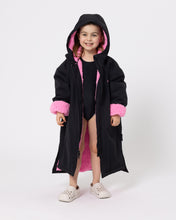Snuggz Lite Black Changing Robe with Blue or Pink Borg