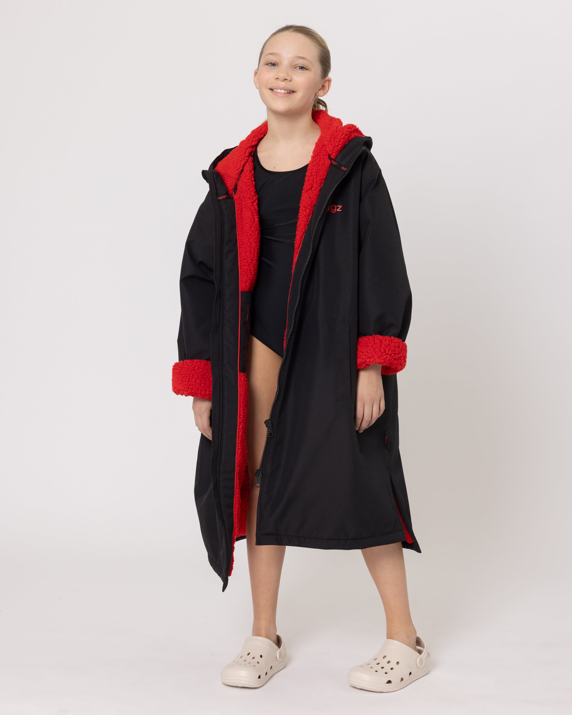 Redchangingrobejuniorgirl_014.jpg