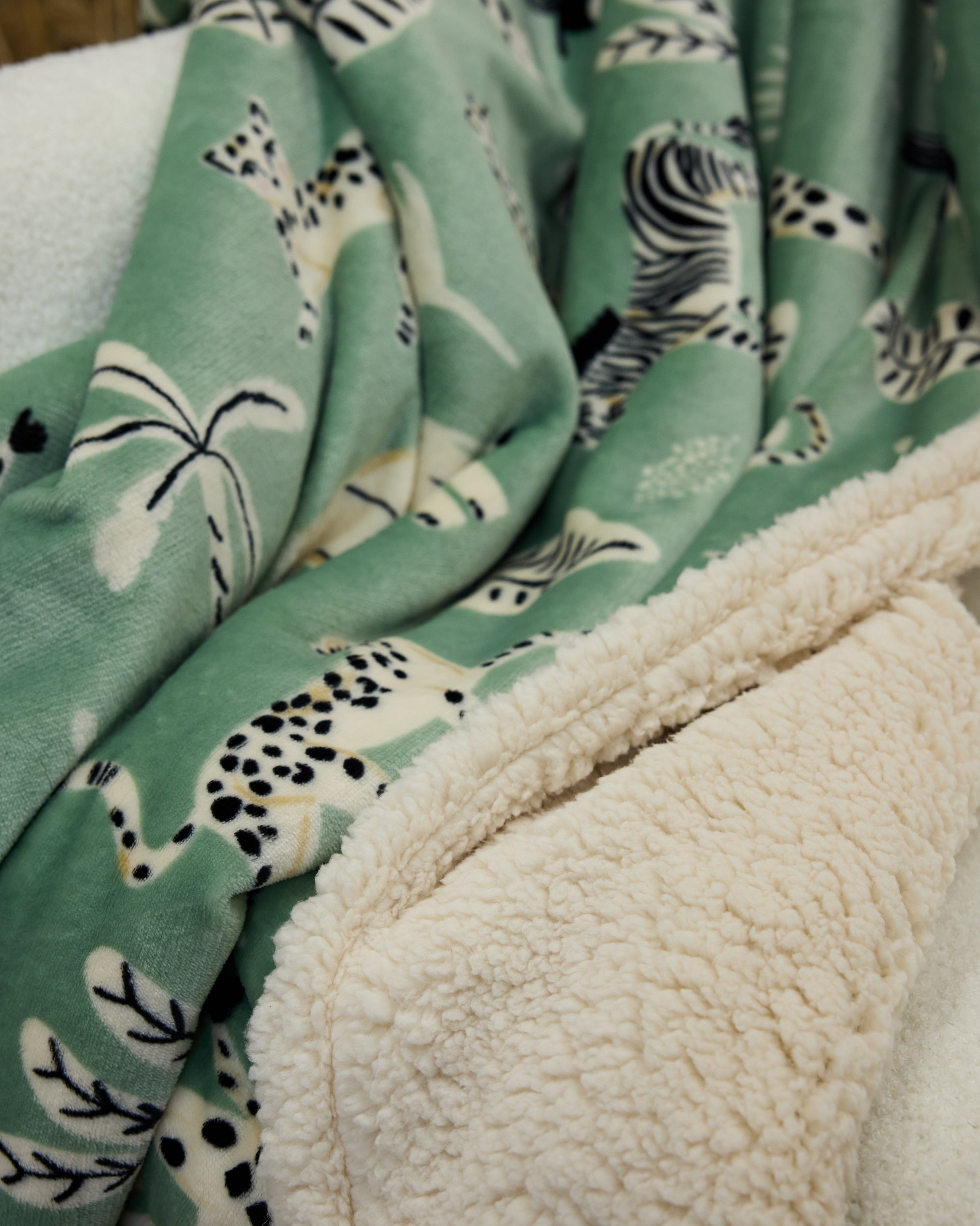 Snuggz Safari Cosy Throw Blanket