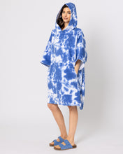 Snuggz Adults Unisex Tie Dye Towelling Beach Poncho