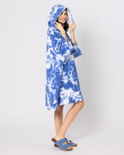 Snuggz Adults Unisex Tie Dye Towelling Beach Poncho